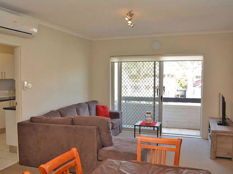 3 'Silvana Court', 26 Ajax Avenue - Neat Unit With Air Conditioning - Tourism Townsville 2