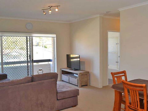 3 'Silvana Court', 26 Ajax Avenue - Neat Unit With Air Conditioning - Tourism Townsville 1