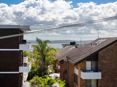 3 'The Commodore' , 9-11 Donald Street - Great Unit In The Heart Of Town - Tourism Townsville 0