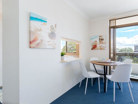 3 'The Commodore' , 9-11 Donald Street - Great Unit In The Heart Of Town - Tourism Townsville 1