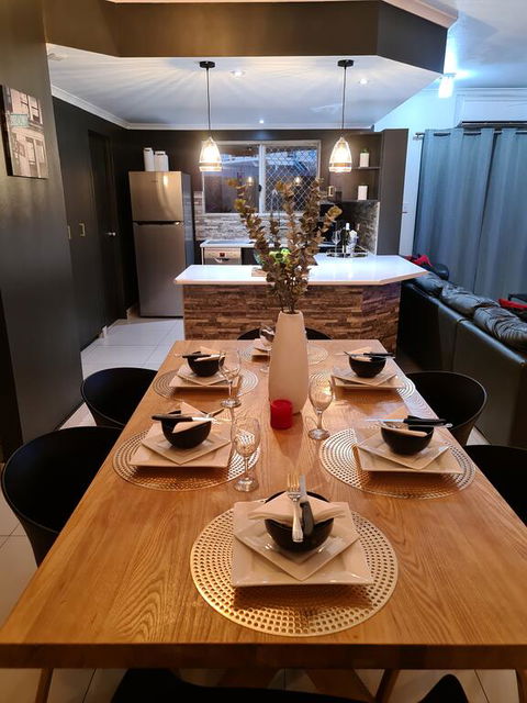 3 BEDROOM CITY ESCAPE - CHAMPAGNE STAYS Darwin - Tourism Townsville 2