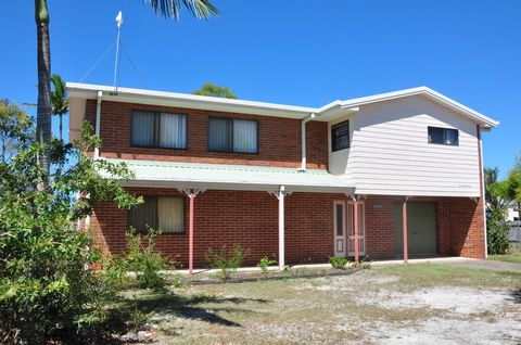 31 Bombala Crescent - Two Storey Home With Covered Outdoor Deck, Fully Fenced Backyard. Pet Friendly - Tourism Townsville 0