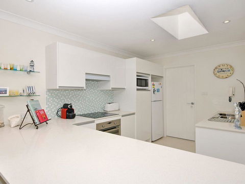 32 'Bay Parklands', 2 Gowrie Avenue - Fantastic Unit With Air Conditioning, Pool, Tennis Court & Spa - Tourism Townsville 2