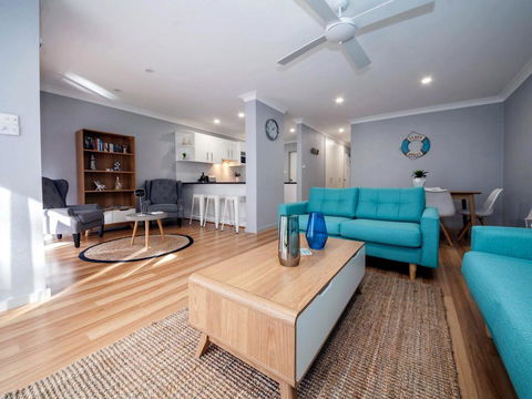 33 'Bay Parklands', 2 Gowrie Avenue - Air Conditioning, Foxtel, Pool, Tennis Court, Spa - Tourism Townsville 2