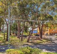 4 'Magnus Gardens' 7 Magnus St - beautiful air conditioned unit with filtered water views  WIFI - Tourism Townsville