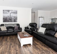 4 Bedroom Inner City Townhouse - SLEEPS 9  - Tourism Townsville