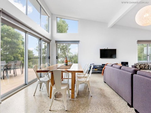 4 King Or 8 Single Beds WiFi, Netflix, Pet Friendly - Tourism Townsville 3