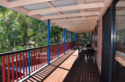 43 Double Island Drive - Two Level Holiday Home With Swimming Pool. Located Close To Beach And CBD - Tourism Townsville 2