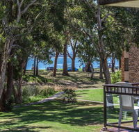 45 'Bay Parklands' 2 Gowrie Ave - pool tennis court spa  across the road to the beach - Tourism Townsville