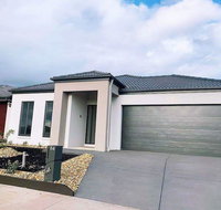 4Bed 2Bath Cozy Guesthouse in Tarneit