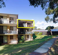 54 'Bay Parklands' 2 Gowrie Avenue - air con pool tennis courtchild friendly - Tourism Townsville