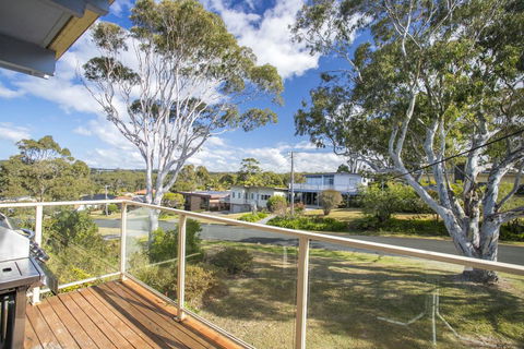 58 Lockhart Ave - Unlock Mollymook's Heart - Tourism Townsville 2