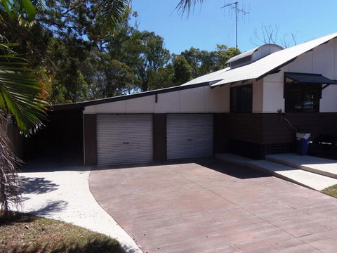6 Bomburra Court - Rainbow Beach, Pet Friendly In Great Bush And Beach Location - Tourism Townsville 3
