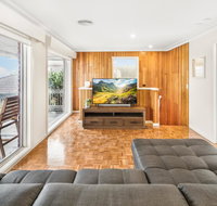 6-bed Oceanfront House with Jacuzzi Games Parking - Tourism Townsville