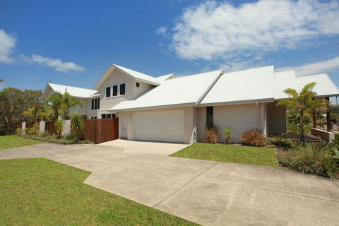 60 Beachway Parade, Marcoola, 500 BOND, Linen Supplied - Tourism Townsville 0