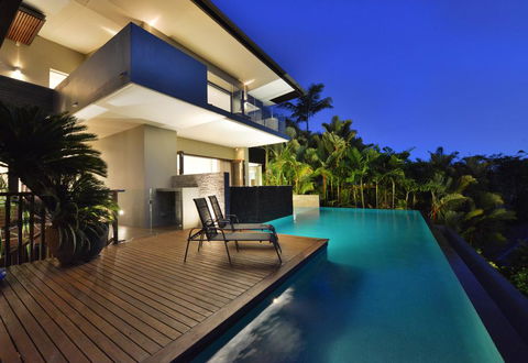 61 Murphy Street - Luxury Holiday Home - Tourism Townsville 2