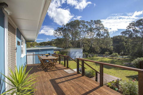 681 Murramarang Rd - Retro Beach Cottage - Tourism Townsville 1