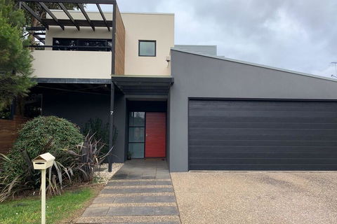 7 Findlay Street - Tourism Townsville 3