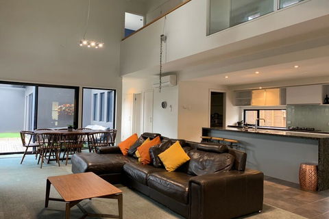 7 Findlay Street - Tourism Townsville 2