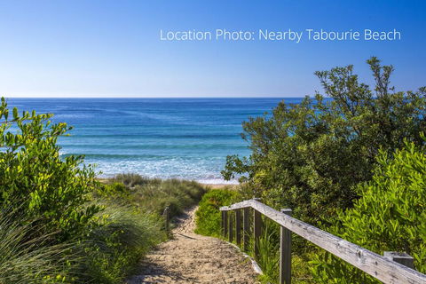 75 River Rd - Tabourie Hideaway - Tourism Townsville 1