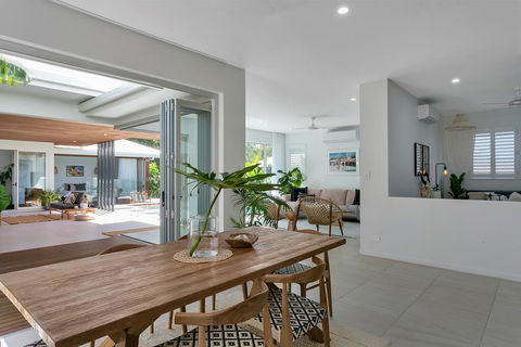 94 Northhouse - Beachside Luxury In Palm Cove - Tourism Townsville 3