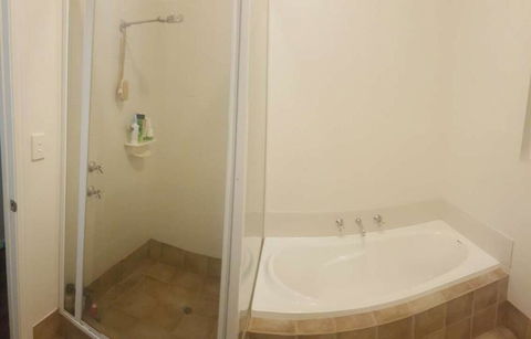 A Better Life Animal Sanctuary FarmStay - Private Two-Bedrooms, Lounge Room & Bathroom & Toilet, Shared Kitchen - Tourism Townsville 1
