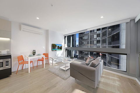 A Bright & Modern CBD Apt Next To Southern Cross - Tourism Townsville 0