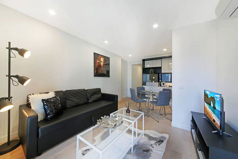 A Cozy & Stylish Suite Near Melbourne Central - Tourism Townsville 3