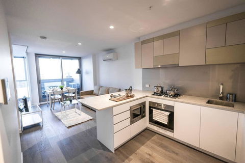 A Dreamy 2BR CBD Apartment Near Southern Cross - Tourism Townsville 2