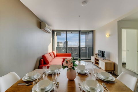 A Modern 2BR CBD Apt, City Views, FREE Parking - Tourism Townsville 3