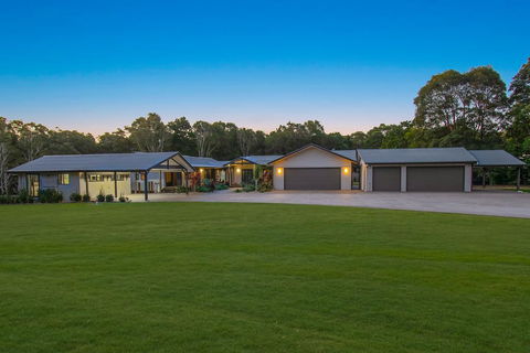 A PERFECT STAY - Lennox Unique Coastal Retreat - Tourism Townsville 2