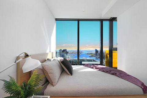 A Stylish CBD Apartment With A Stunning View - Tourism Townsville 0