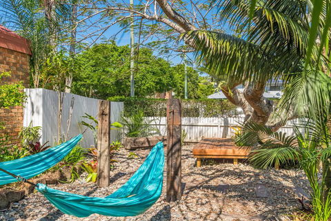 A SWEET ESCAPE - Byron Surf Cottage - Walk To Byron - Tourism Townsville 1