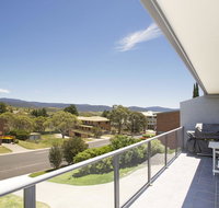 Acacia 2 - Luxurious Holiday Townhouse - Tourism Townsville