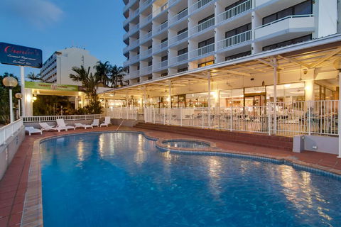 Acacia Court Hotel - Tourism Townsville 0
