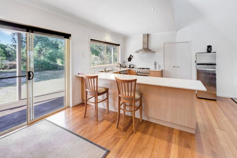 Acacia Lakehouse - The Lake At Your Doorstep - Tourism Townsville 3