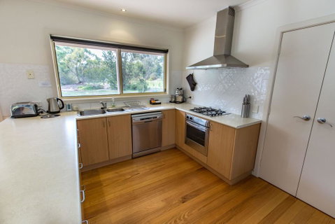 Acacia Lakehouse - The Lake At Your Doorstep - Tourism Townsville 2