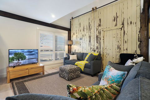 Accommodation Hunter - James Street Morpeth - Tourism Townsville 0