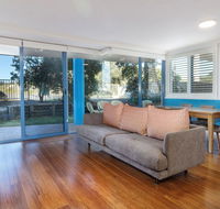 Across the road from the beach - Tourism Townsville