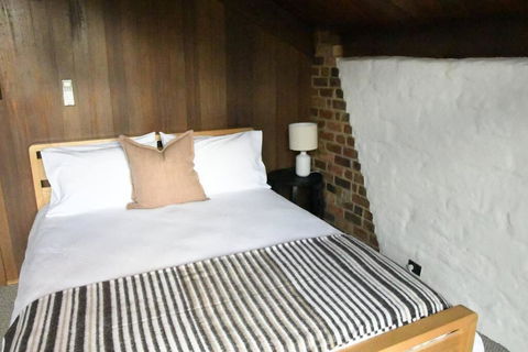 Diskin House Mt Pleasant Rd, Eltham For 16 Guests - Tourism Townsville 2