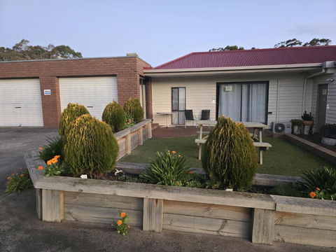 Double Room Farm Stay - Tourism Townsville 0