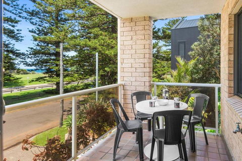 Esplanade Escape - Beachfront Family Bliss - Tourism Townsville 3