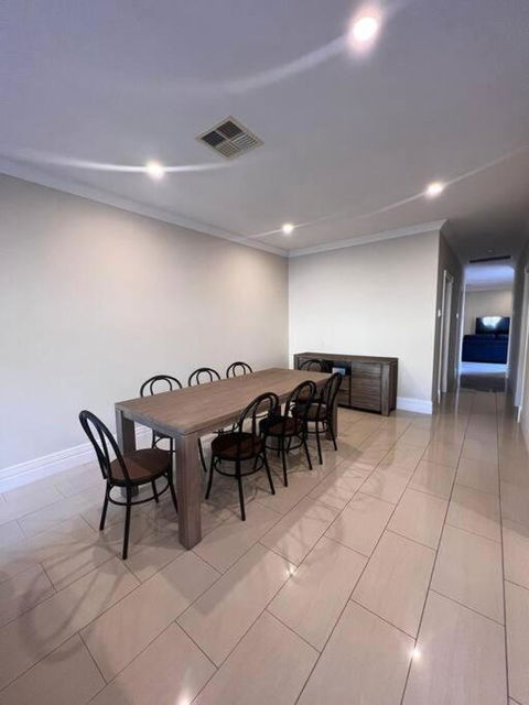 Executive Villa Close To CBD With Spa - Tourism Townsville 3