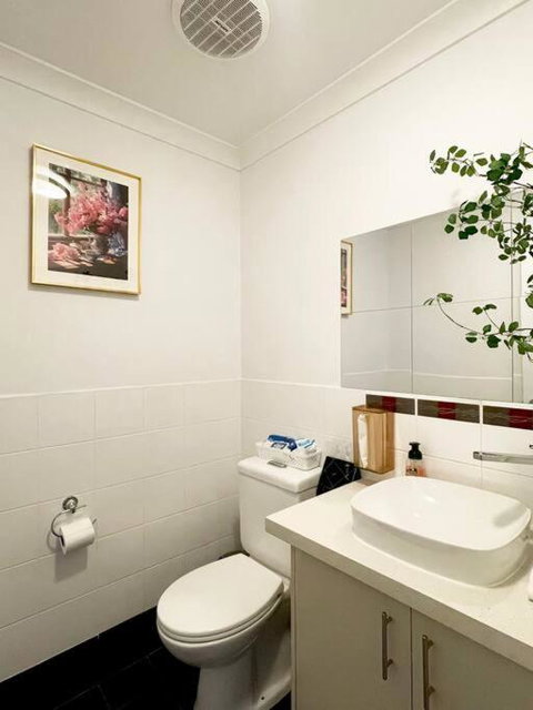 Equitice Autumn Moonlight Villa - Tourism Townsville 3