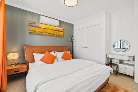 Equitice Autumn Moonlight Villa - Tourism Townsville 4