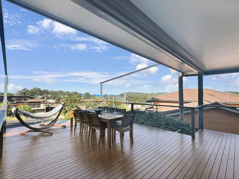 Fab 3-Bed Stay With Great Outdoors & Water Views - Tourism Townsville 1