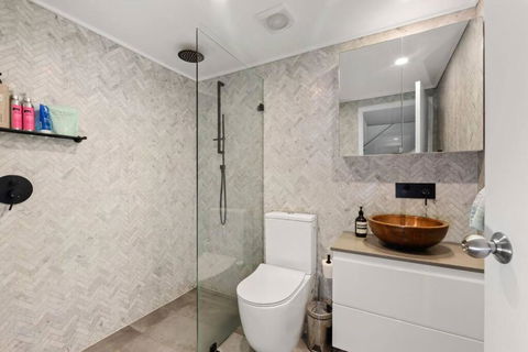 Fab Penthouse Near Bondi / Bronte, Shops & Bars - Tourism Townsville 3