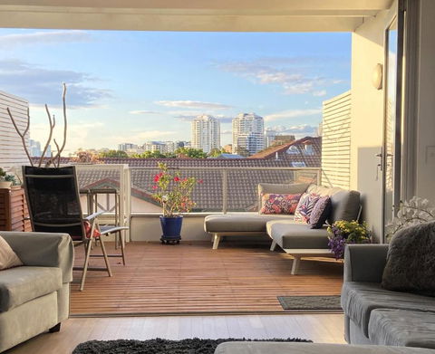 Fab Penthouse Near Bondi / Bronte, Shops & Bars - Tourism Townsville 0