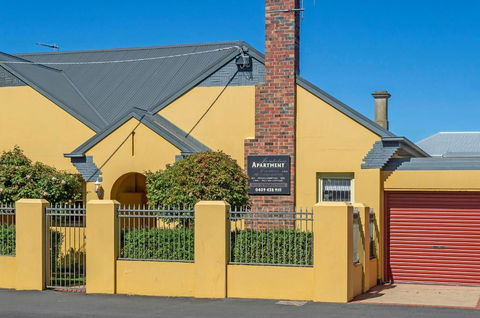 Fairholme Apartment - Tourism Townsville 1
