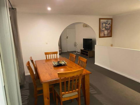FAMILY 3-bedroom Everton Hills Apartment - Tourism Townsville 0